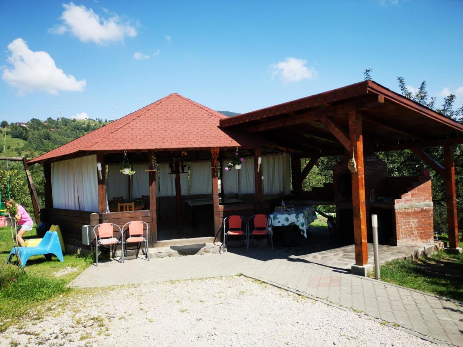 Casa Preto E Branco Moieciu de Jos Exterior foto