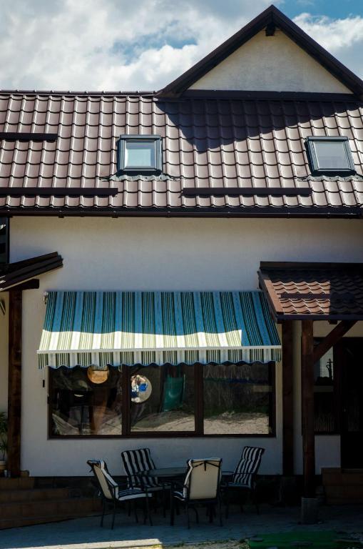 Casa Preto E Branco Moieciu de Jos Exterior foto